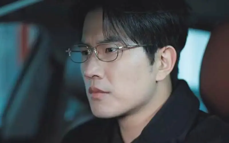 《离婚后被大佬疯狂追求》：谁说离婚是终点？甜宠反转剧，爆笑来袭！